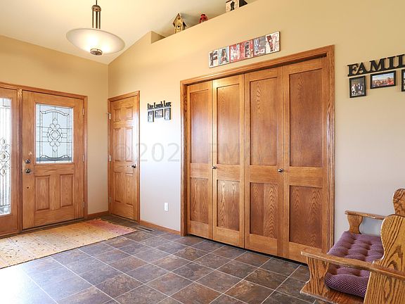 5th image of 3732 10th Ave S