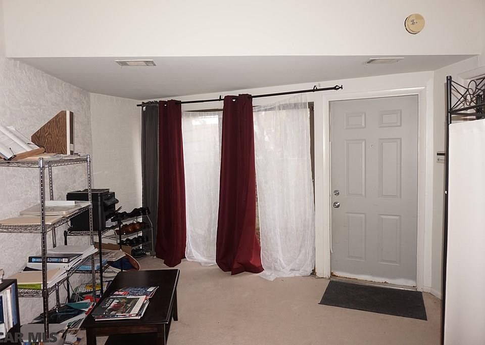 2nd image of 810 Stratford Dr APT 1