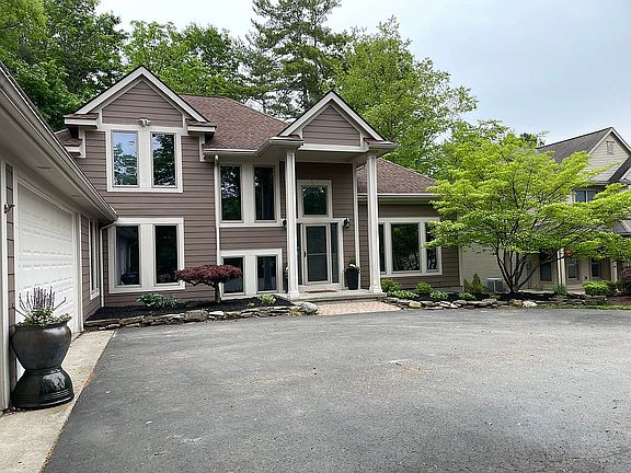 3rd image of 5559 Vardon Dr
