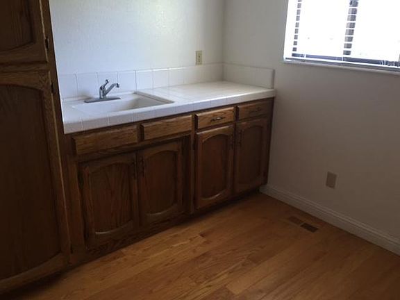 4th image of 585 Lanini Dr