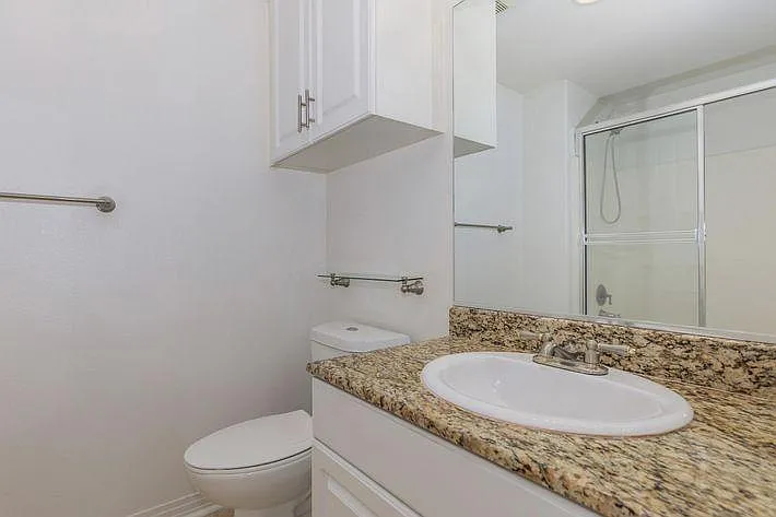 Del Rey Club Apartments — Photo 7