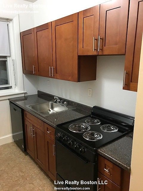 2nd image of 33 Lancaster Ter APT 110F