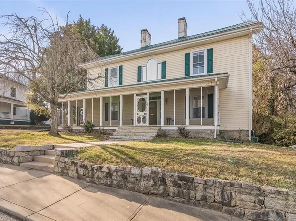 308 W Church St, Mount Airy, NC 27030