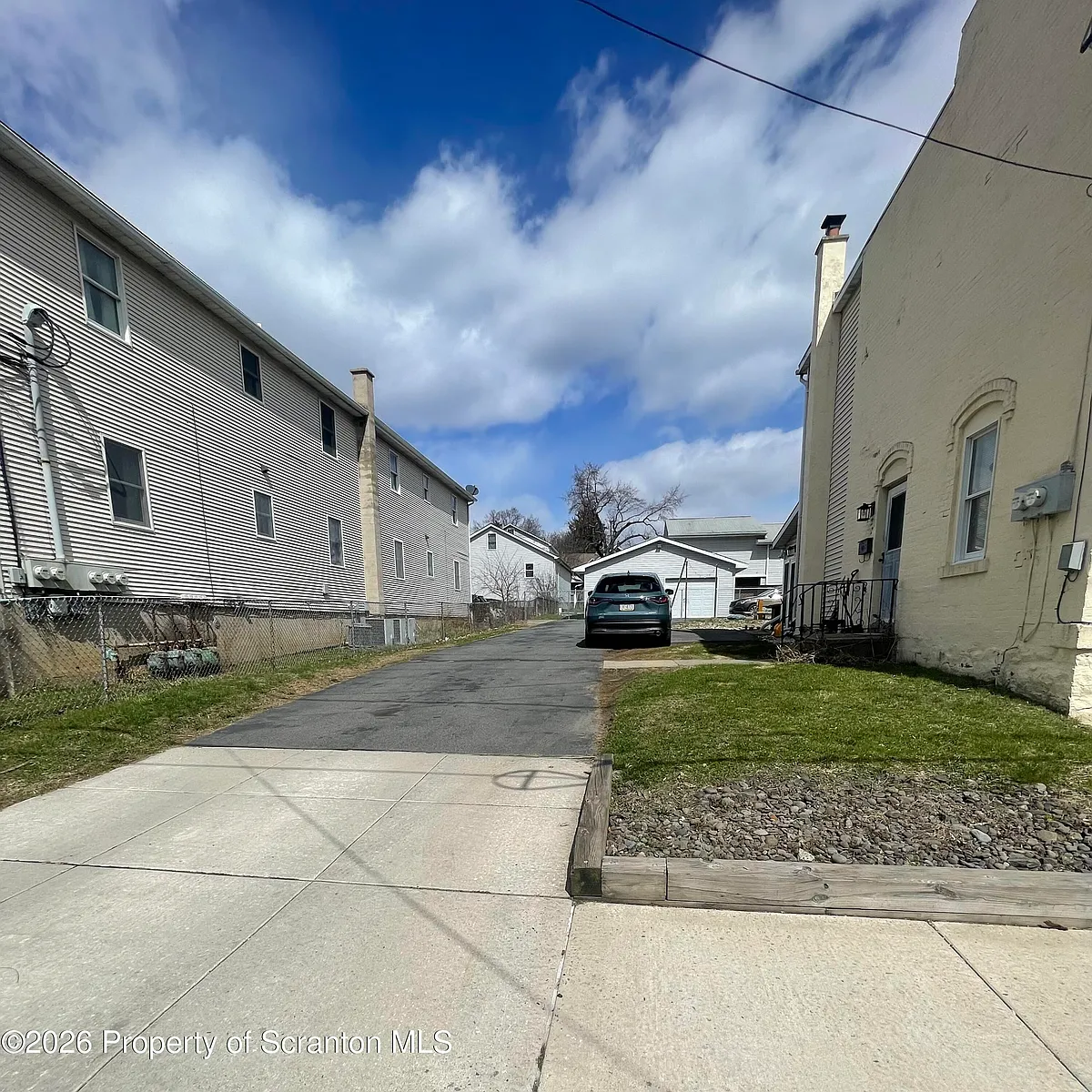 Building Photo - 715 Mill St