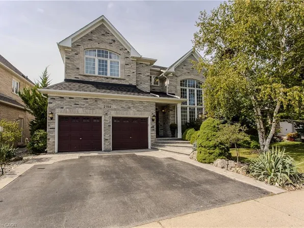 2194 Berwick Dr, Burlington, ON L7M 5C3