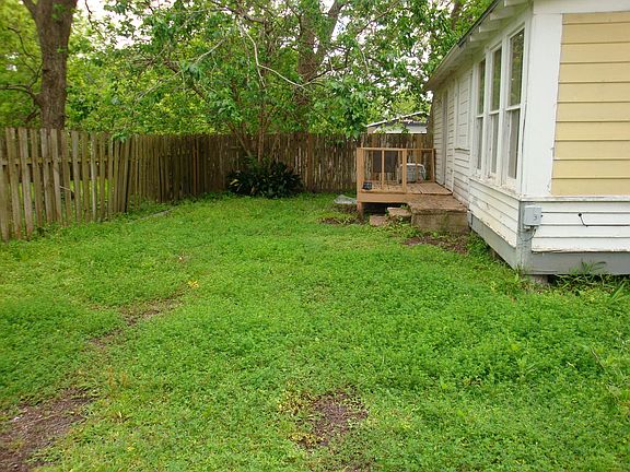 2nd image of 2210 4th St