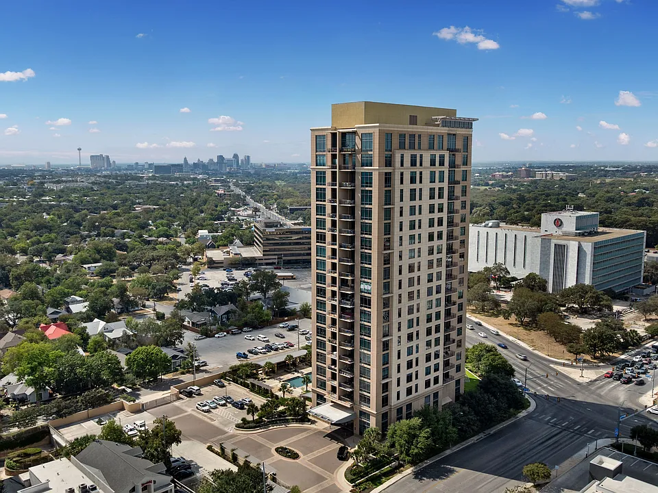 4242 Broadway #2002