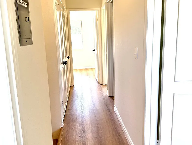 684 E Lee Pl — Photo 16