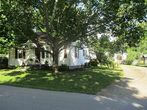 3rd image of 500 Broad St