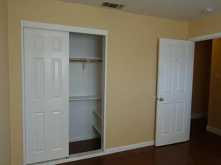 6712 Admiral Ave — Photo 5