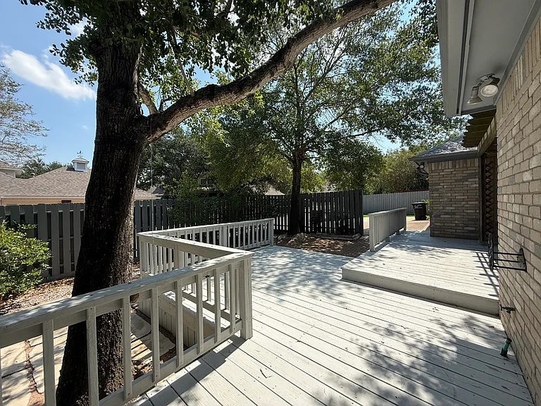 8707 Sandstone Dr — Photo 24