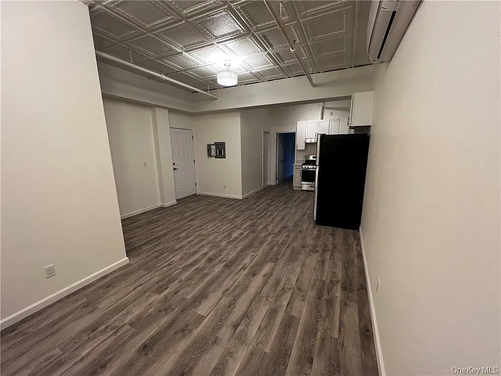 1 bed, 1.0 bath, 634 sqft, $1,425 — Photo 3