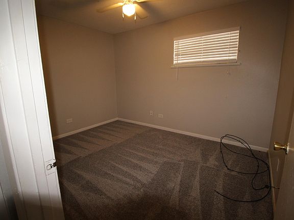5th image of 207 W College St APT 204