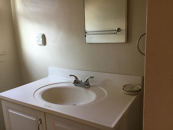 5th image of 705 N Redington St