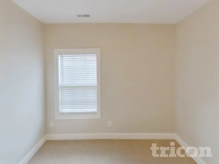 1306 Crescent Ridge Dr — Photo 16
