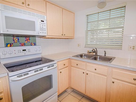 5th image of 11200 102nd Ave Unit 19