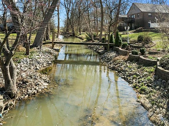 2nd image of 312 Cathy Dr