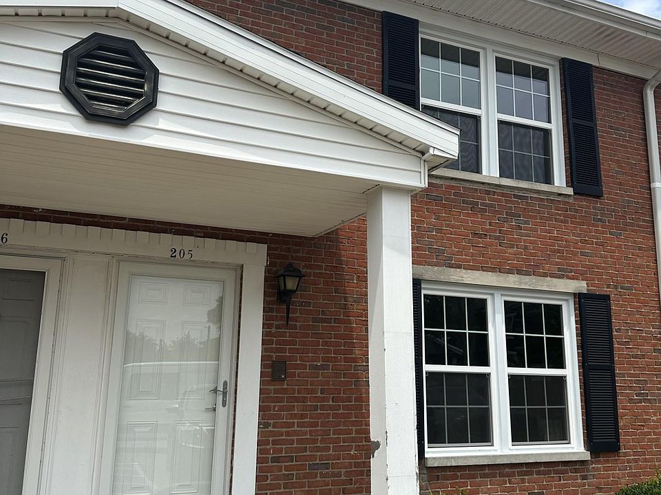1st image of 205 Olde Newburgh Dr