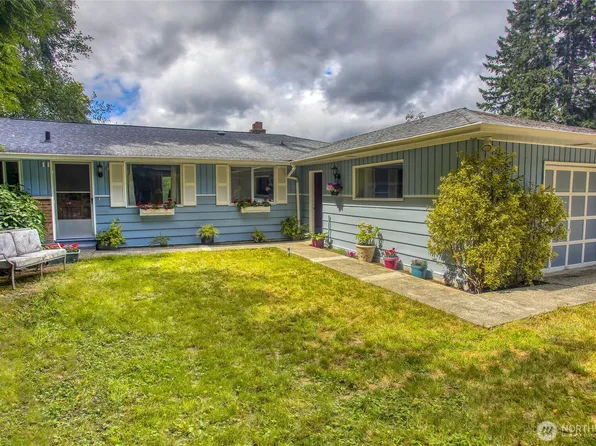 11826 NE Manzanita Lane, Bainbridge Island, WA 98110