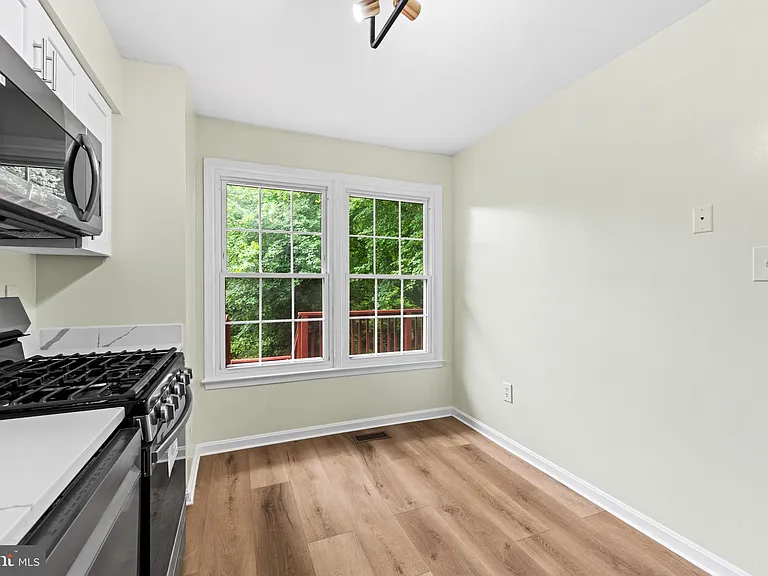 2615 Chivalry Ct — Photo 18
