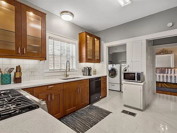 3rd image of 2701 S University Dr