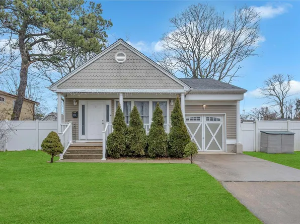 1731 Central Boulevard, Bay Shore, NY 11706