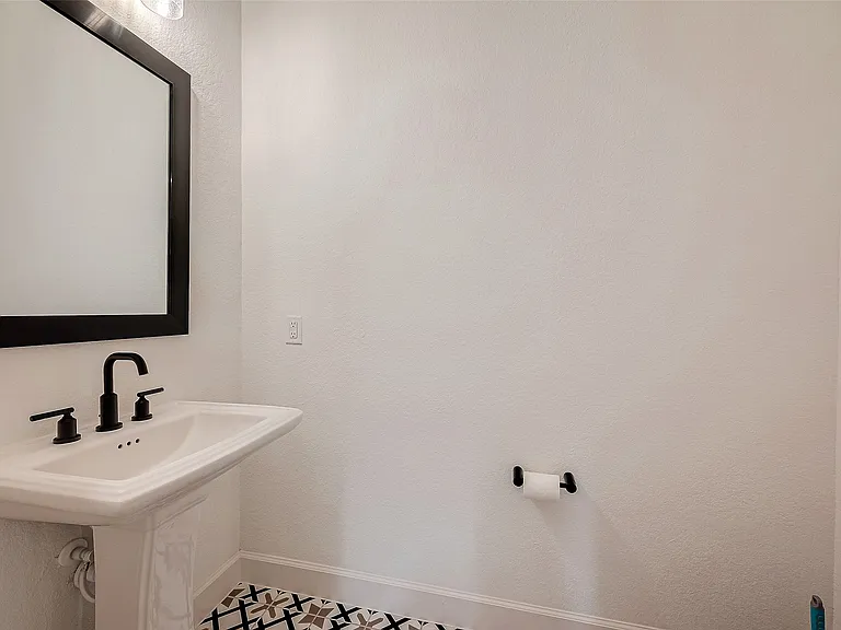 24351 Dyer Hill Way #24351 — Photo 3