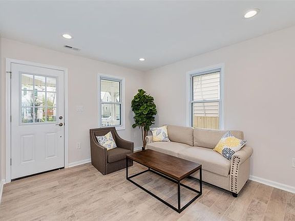 4th image of 314 Liberty Ave