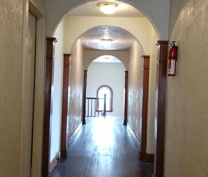 2601 N Walker Ave #9 — Photo 4