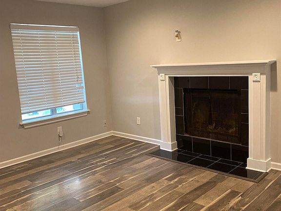 3rd image of 9519 Darien Dr