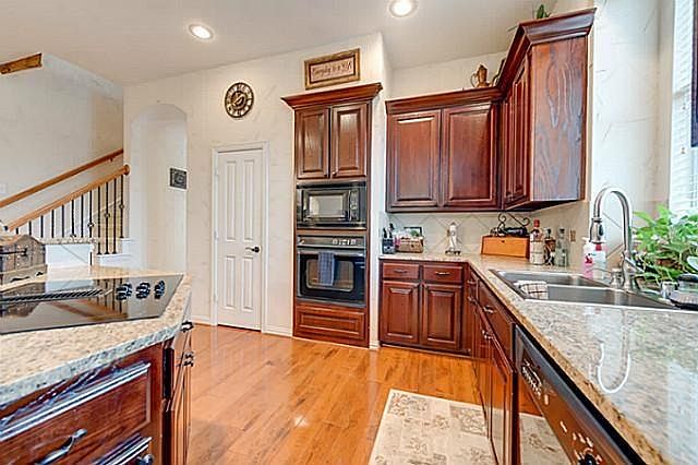 2nd image of 128 Satinwood