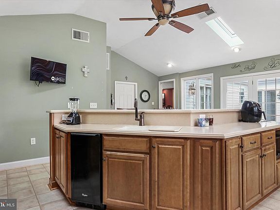 5th image of 108 Foxhall Rd