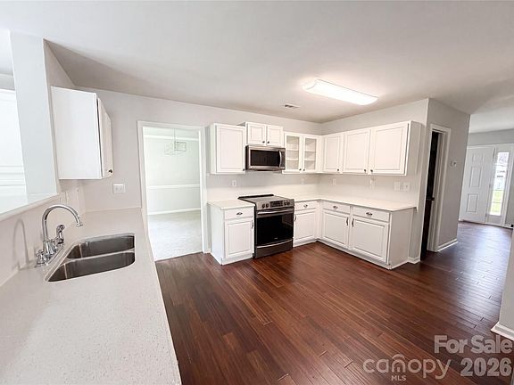 2nd image of 4024 Fifendrum Ln