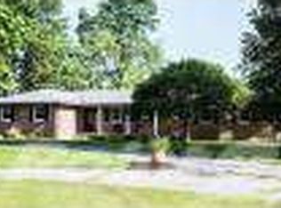 2822 Lone Tree Rd, Milford, MI 48380