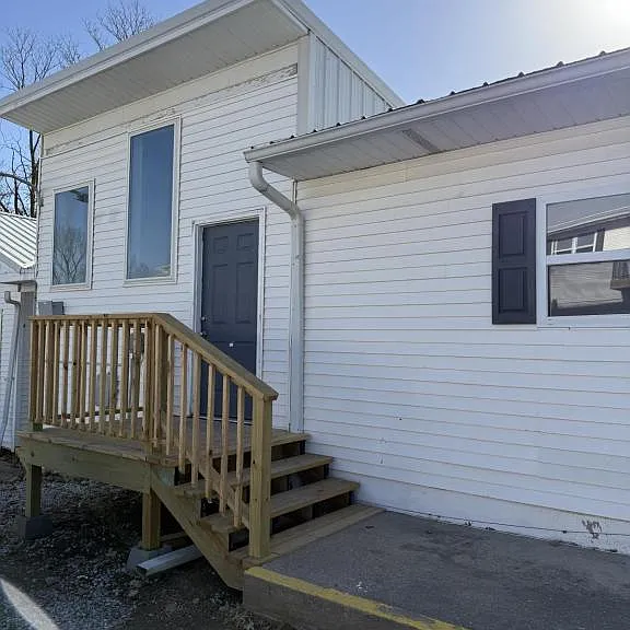 600 W Jackson St — Photo 1