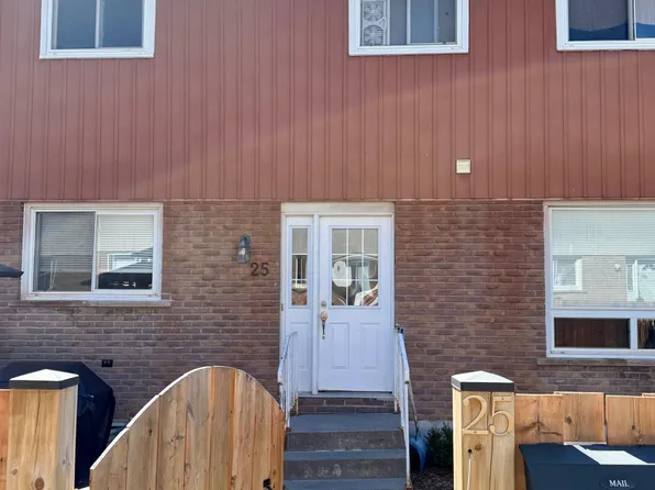 17 Tracey Park Dr #25, Belleville, ON K8P 4R4