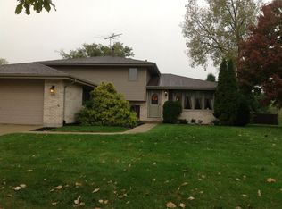 1113 Greeley Dr, New Lenox, IL 60451