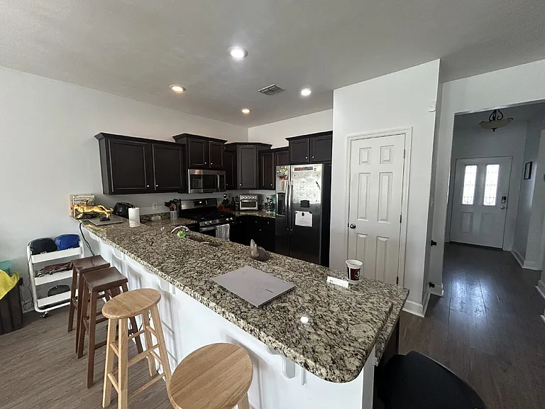 1005 Chase Creek Cir — Photo 4