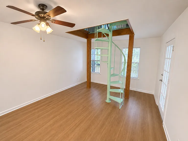 7218 Holder Forest Ct — Photo 28