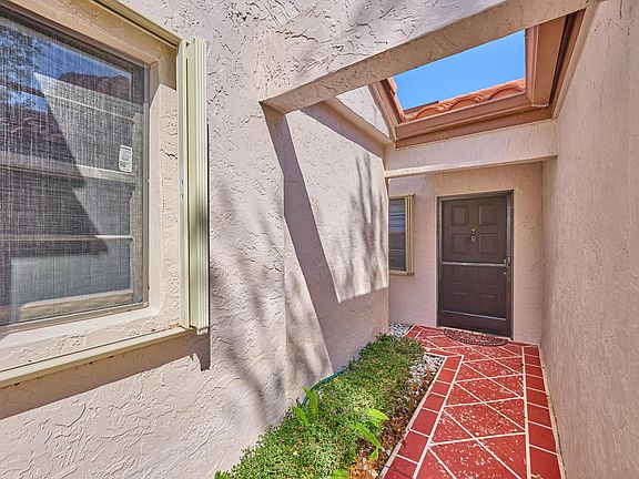 2nd image of 6467 Royal Manor Circle