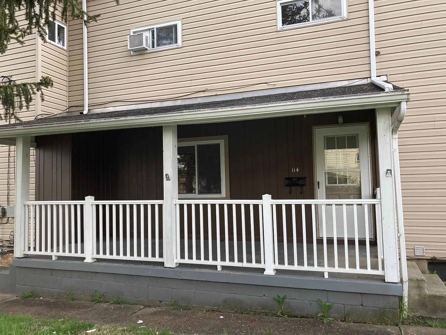 114 5th Ave photo 1