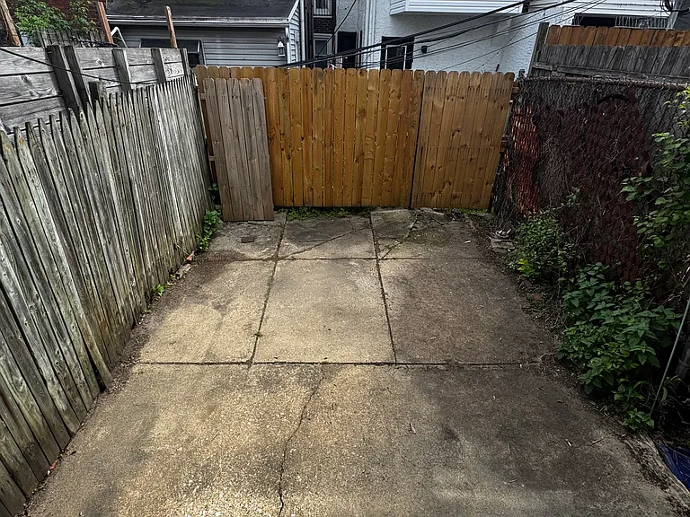 3016 Cambridge St — Photo 16