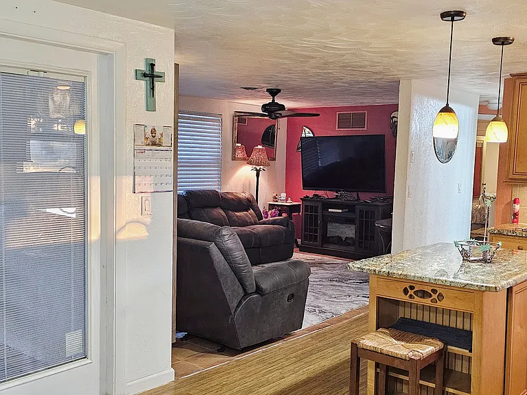 1120 Lampp Dr — Photo 5
