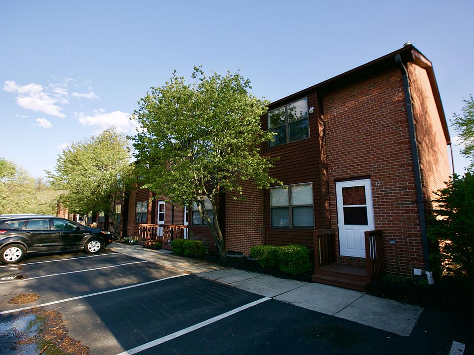 1st image of 196 Georgetown Dr Unit 14