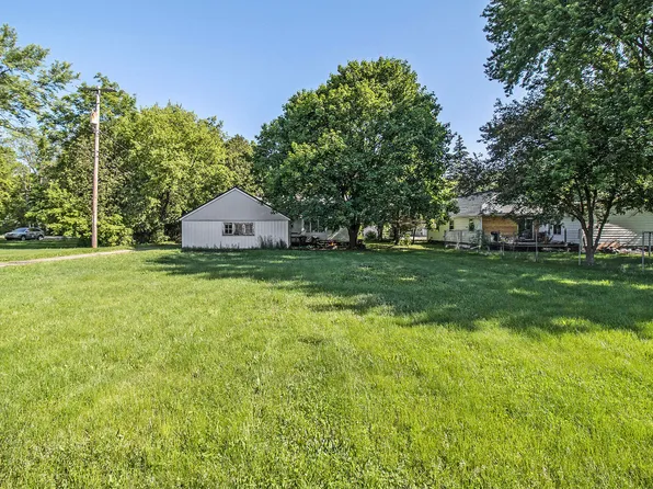 302 E James St, Scottville, MI 49454