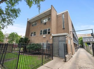 7635 S. Coles Avenue, Chicago, IL 60649