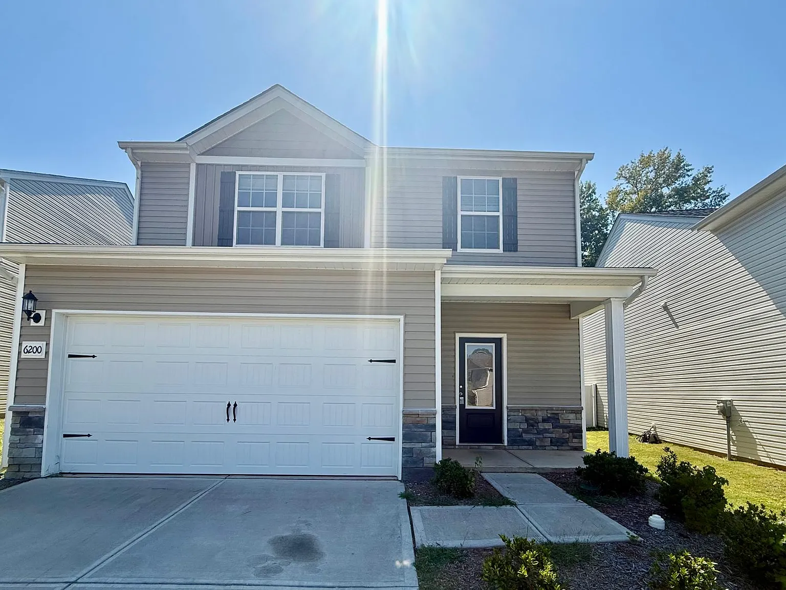 4 bed, 2.5 bath, 1800 sqft, $2,295 — Photo 1