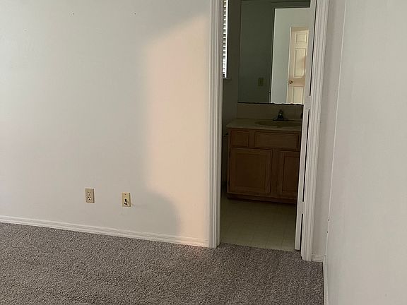 3rd image of 2416 W Magnolia St #2416