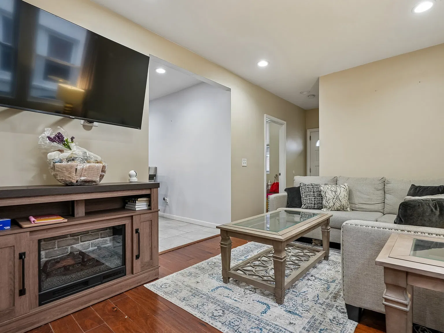 2 bed, $2,300 — Photo 2