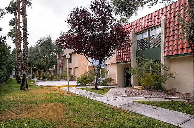 1st image of 3444 Townhouse Dr